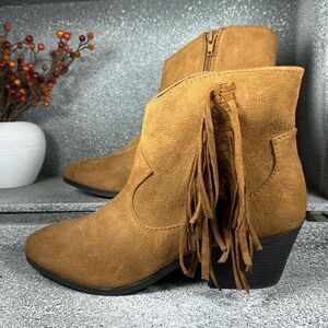 True Craft Vegan Suede Fringe Ankle Booties Boots Size 9